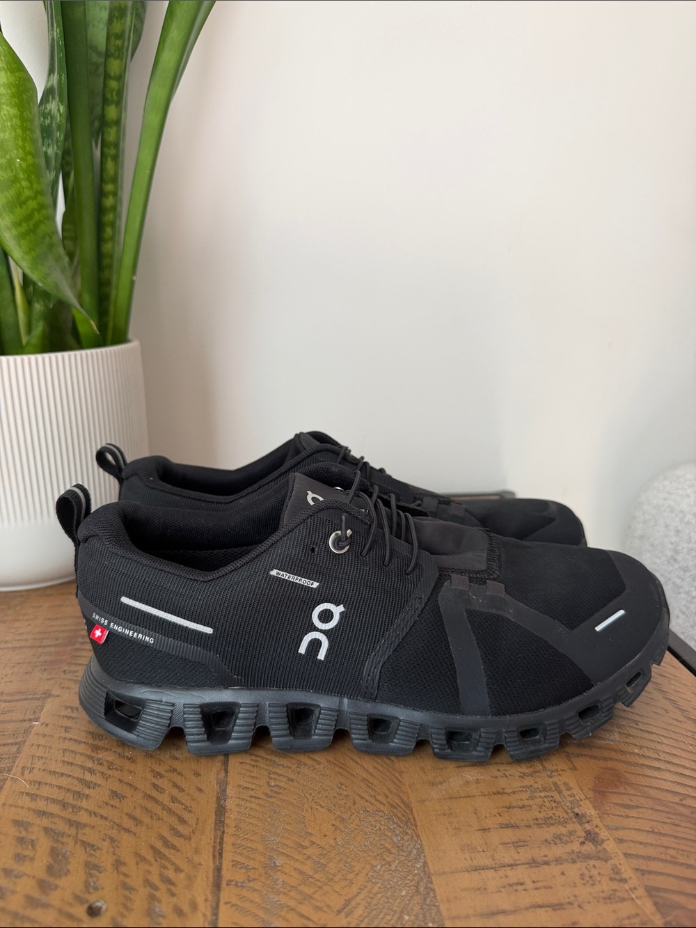 Women’s On Cloud 5 Waterproof - Size 9
